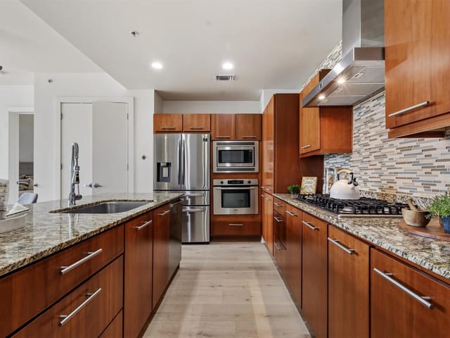 210 Lee Barton DR Unit #517