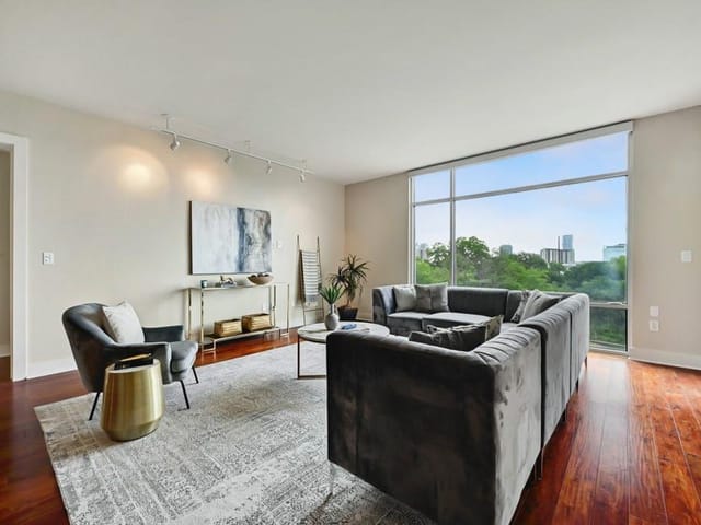 210 Lee Barton DR Unit #603