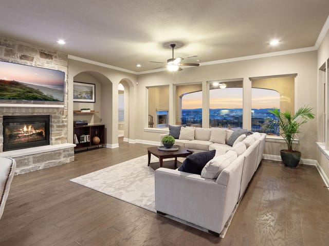 210 MAJESTIC ARROYO Way