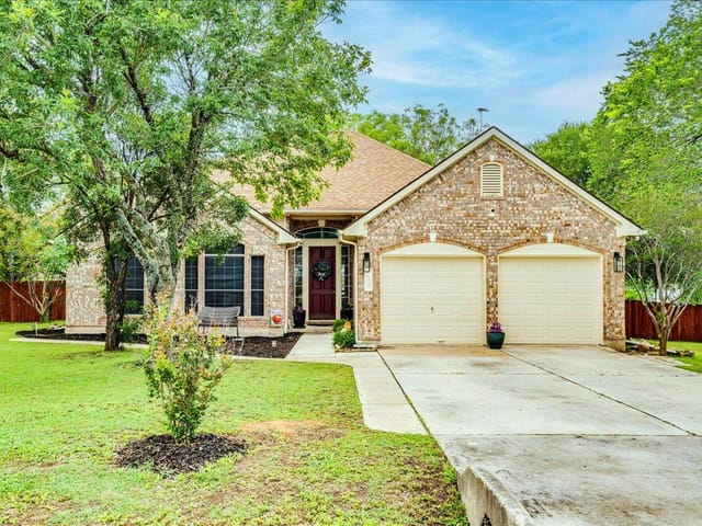 210 Meadow Woods DR