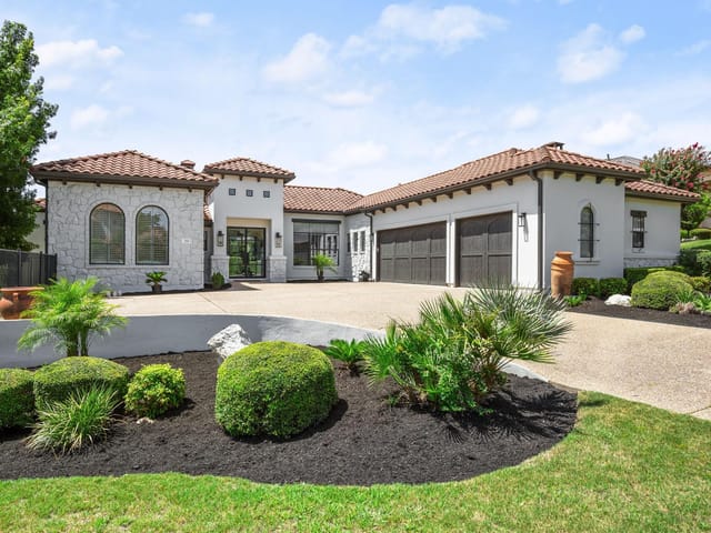 210 Neville Wood Ct
