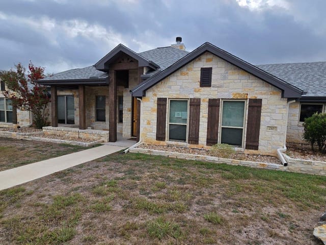 210 Stonehenge WAY