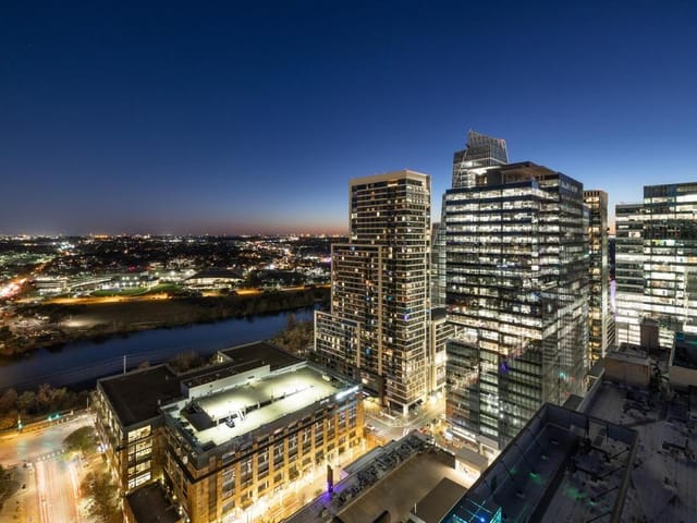 210 W Lavaca St Unit #2504