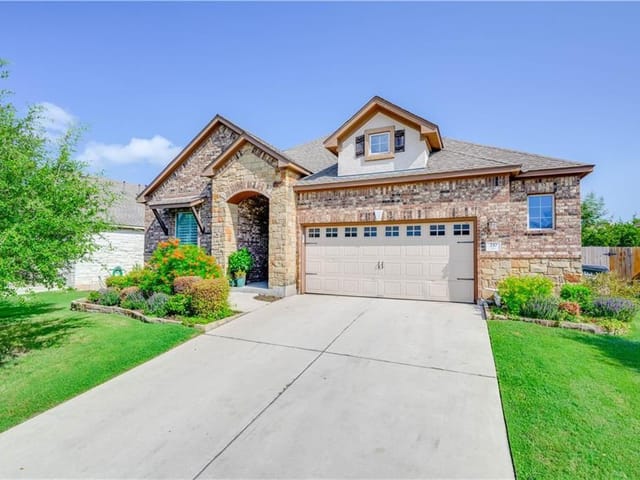 210 Willow Walk Cv
