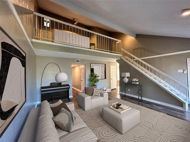 2100 Bronte Dr