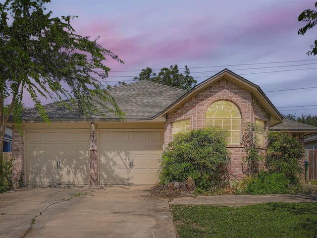 2100 Buckeye Ln
