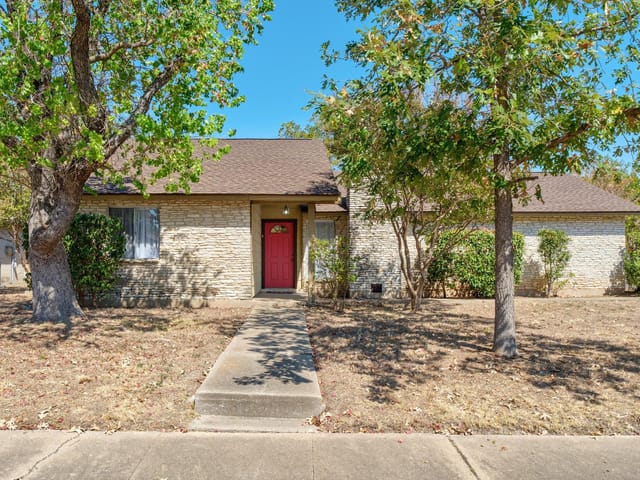 2100 Cindy Ln