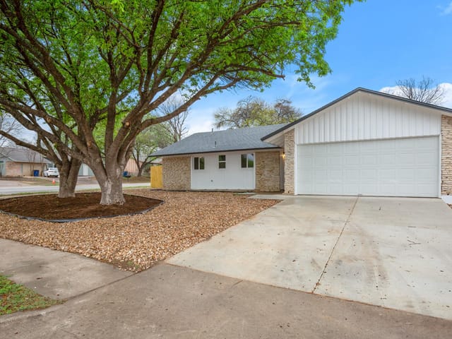 2100 Deadwood DR
