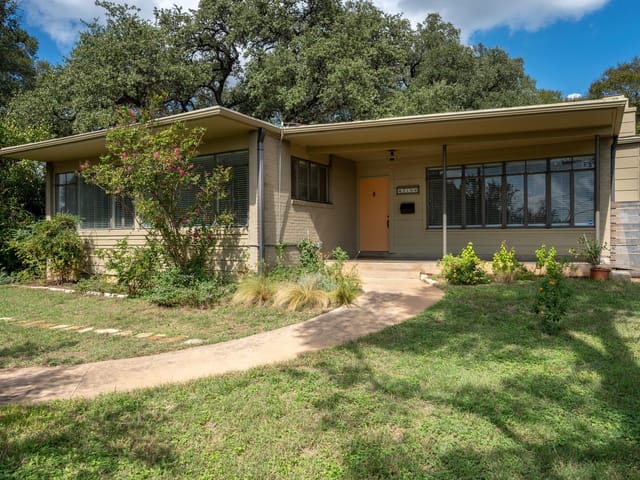 2100 Highgrove TER