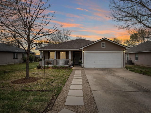 2100 Oaklawn Dr