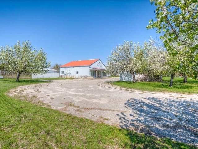 2100 Old Airport Rd