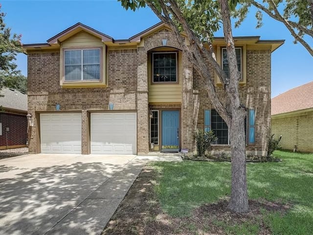 2100 Ravenscroft Dr