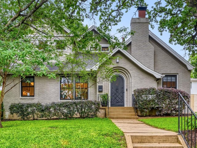 2101 Elton Ln