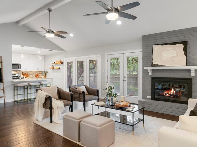 2101 Falcon Hill Dr