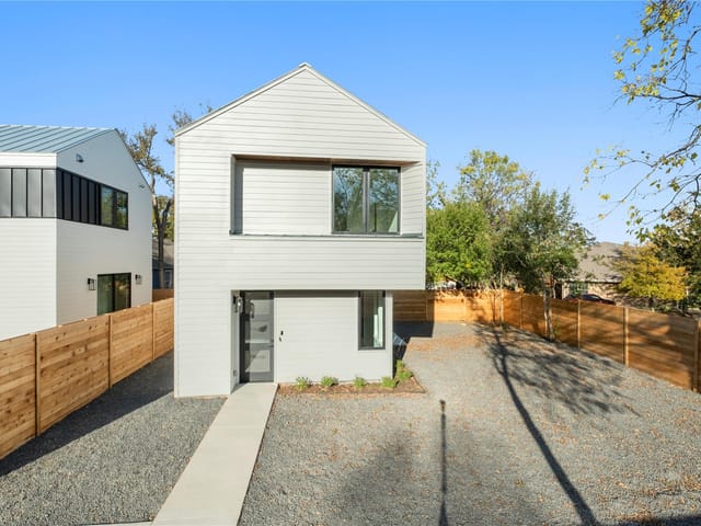 2101 Thrasher Ln Unit #2