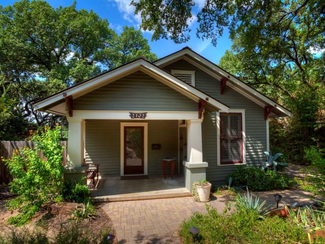 2102 Alta Vista Ave