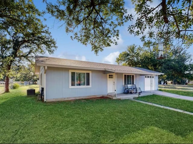 2102  Belaire Dr