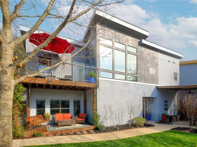 2102 E 13th St Unit #B