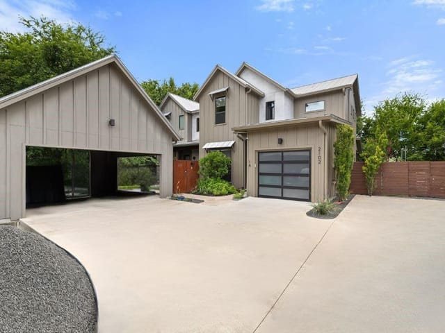 2102 E M Franklin Ave Unit #1