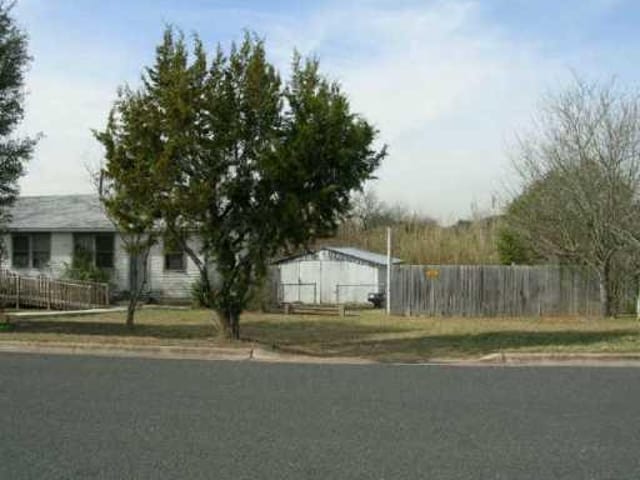 2102 Greenwood Ave