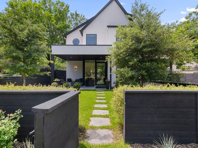 2102 Oxford ST - front exterior - Luxury home in Oak Hill ADDN, Austin, TX