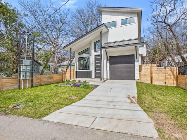 2103 E 8th St Unit #2