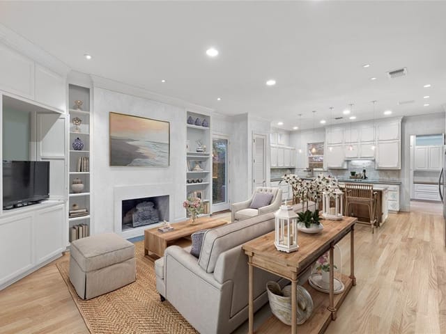 2103 Exposition BLVD Unit #B