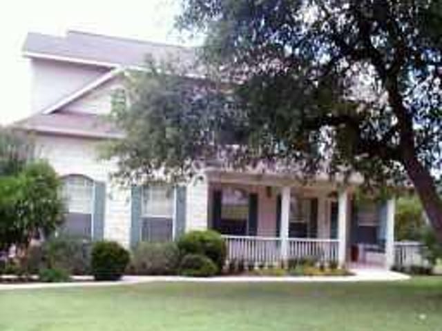 2103 LAURANNE LN