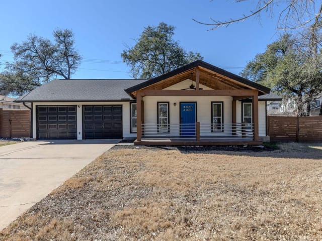 2103 W Riviera Dr