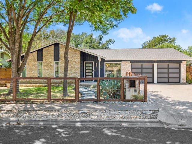 2103 Whitestone Dr