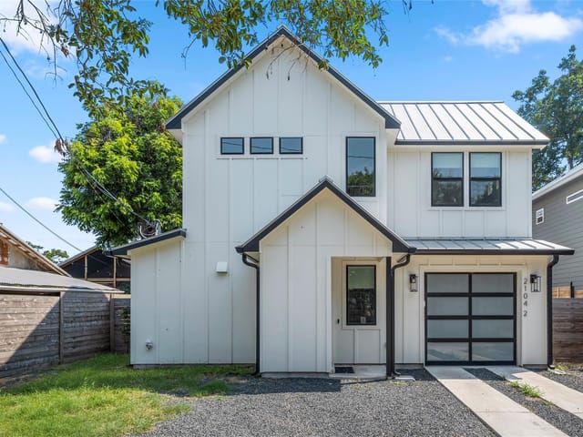 2104 E 2nd ST Unit #2