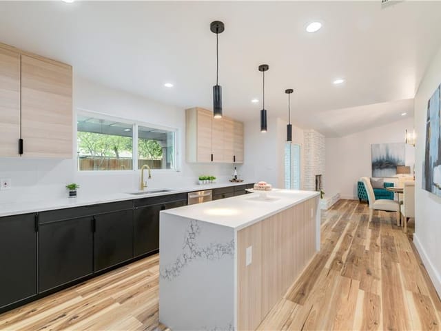 2104 Kenbridge Dr