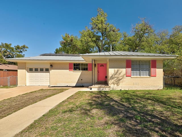 2104 Lanier DR
