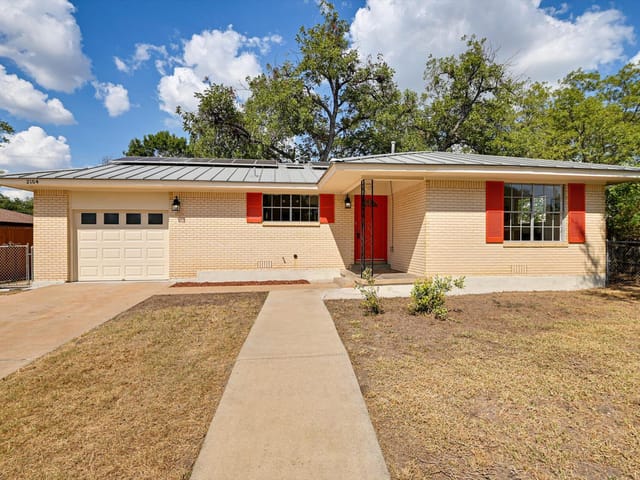 2104 Lanier Dr