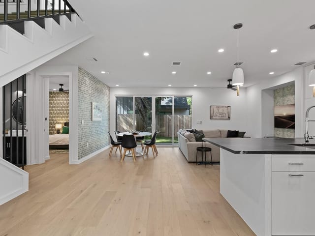 2104 Riverview St Unit #1