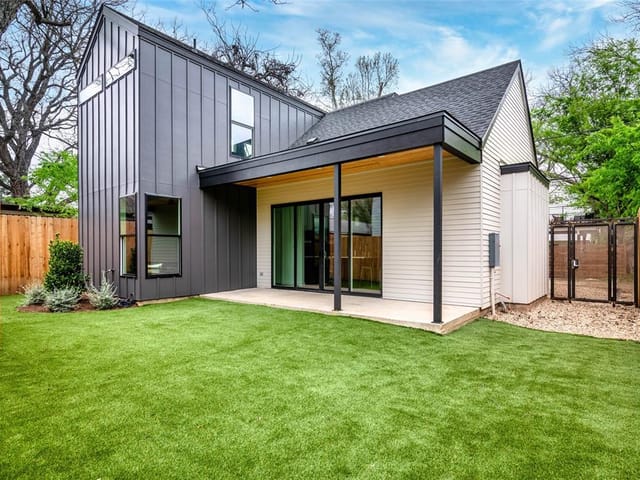 2104 Riverview St Unit #2