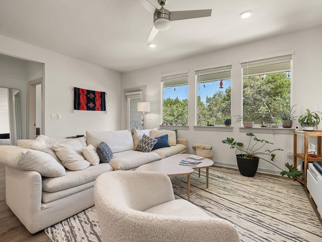 2104 Sisterdale LN