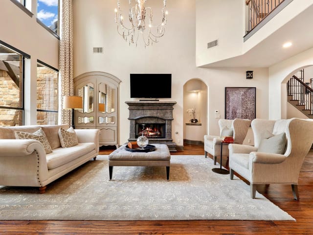 2104 University Club DR