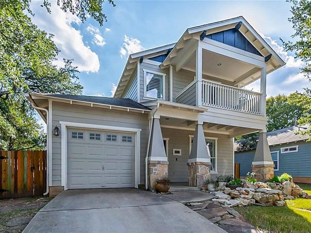 2105 Amur Dr