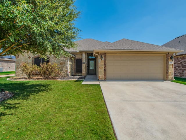 2105 Briar Hollow DR