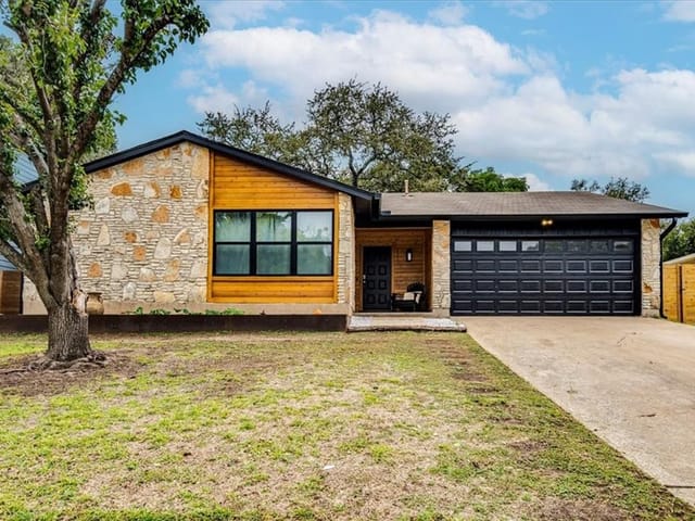 2105 Lear Ln