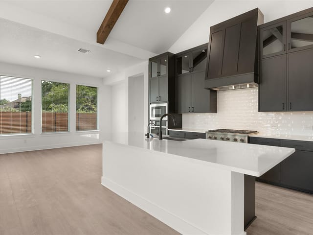 2105 Tobiano Trce