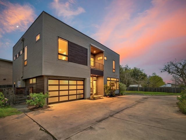 2106 Allwood DR Unit #D - front exterior - Luxury home in ZILKER RESERVE CONDOMINIUMS, Austin, TX