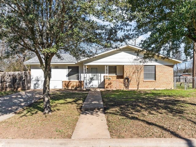 2106 Brunswick Dr