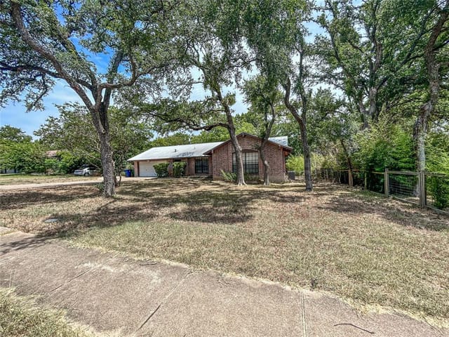 2106 Mimosa Dr
