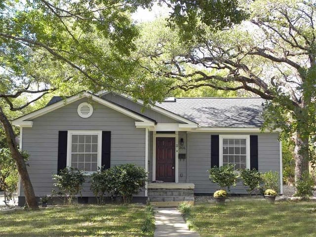 2106 Robinhood TRL