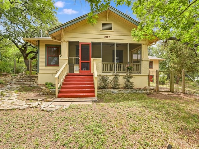 2107 Alameda Dr