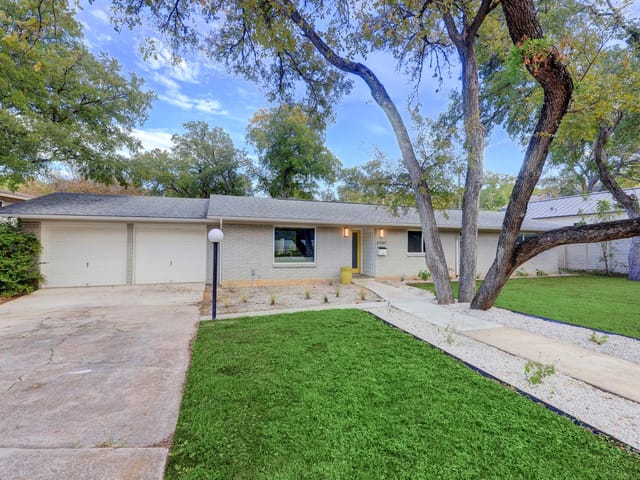 2107 Barton PKWY