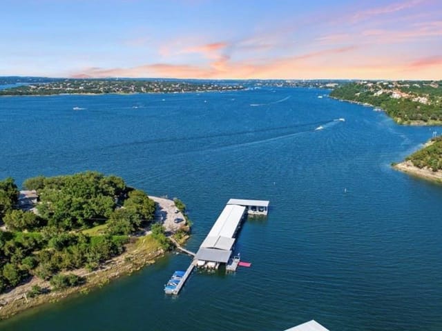 2107 Chisholm Trl