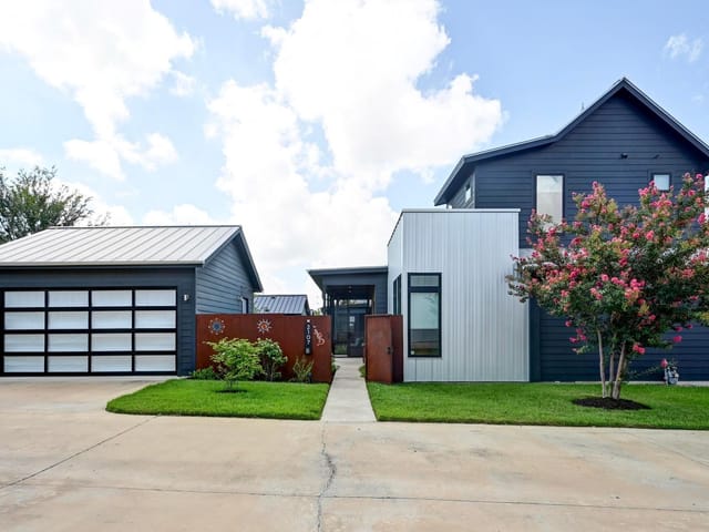 2107 Greenwood Ave Unit #B